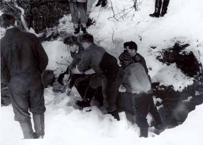 Смерть, идущая по следу… (интернет-версия) - Dyatloff_group_i_382.jpg