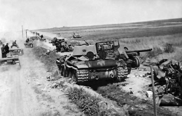 Иной 1941. От границы до Ленинграда - i_035.jpg