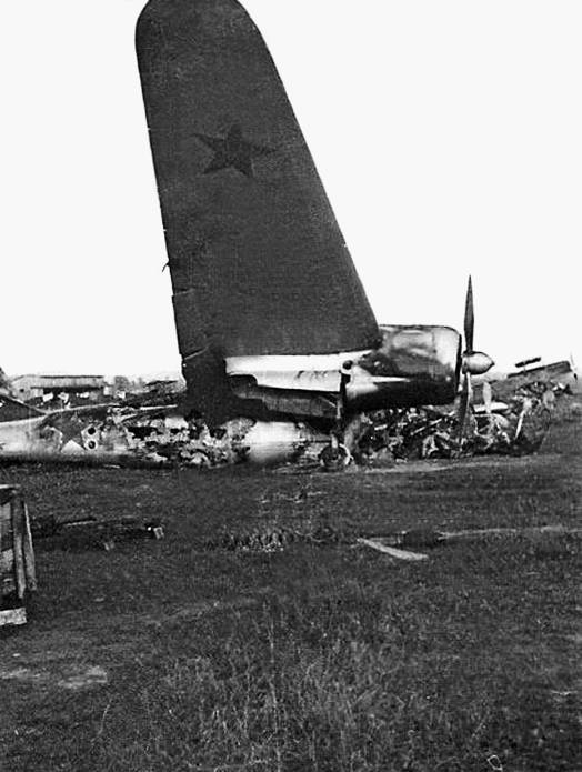 Неизвестный 1941. Остановленный блицкриг. - _20_sb2_airfield.jpg