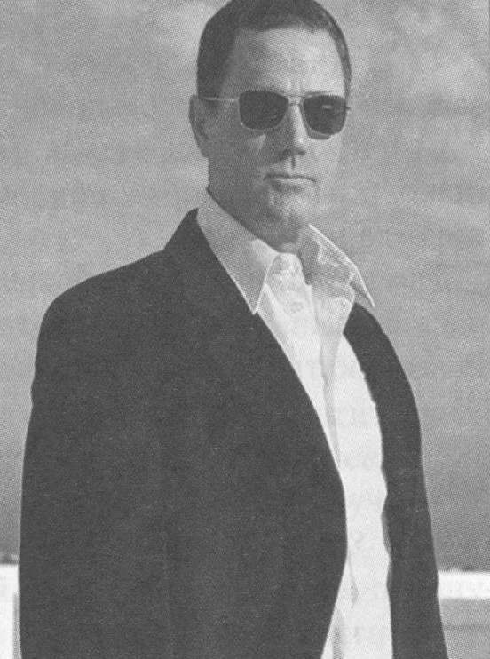 В погоне за тьмой (в сокращении) - Crais.jpg