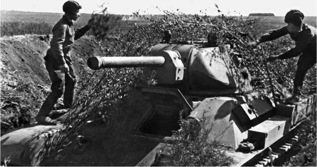 Все танки СССР. Том I - i_012.jpg