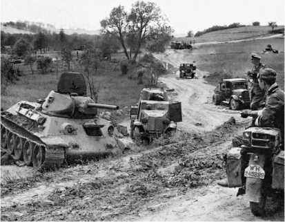 Все танки СССР. Том I - i_015.jpg