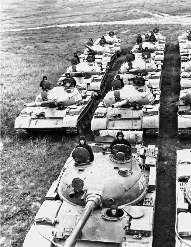 Все танки СССР. Том I - i_033.jpg