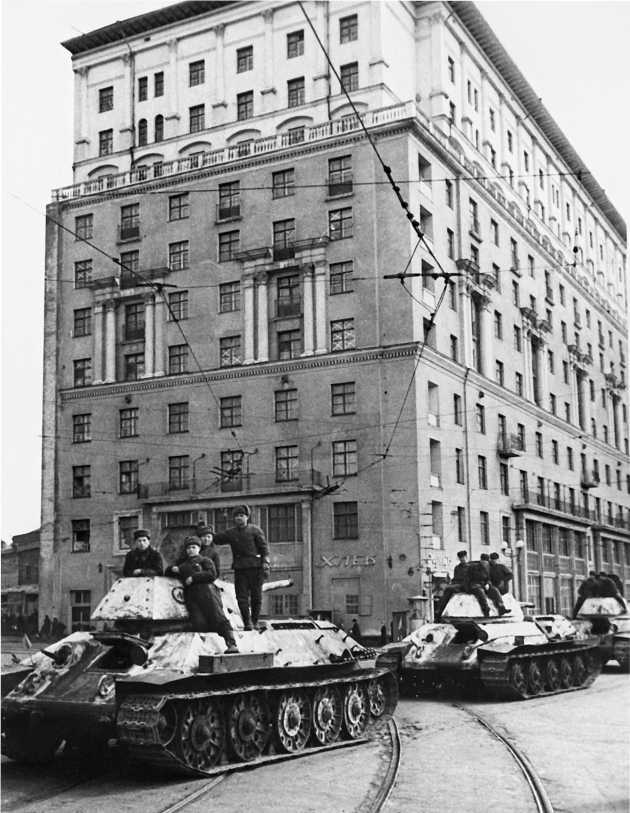 Все танки СССР. Том II - i_044.jpg