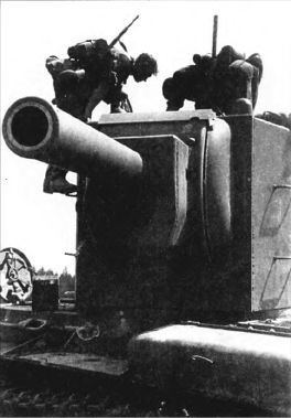 Тяжёлый танк КВ в бою - _051.jpg