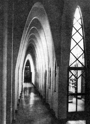 Шедевры Гауди - i_013.jpg