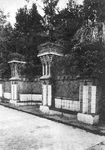 Шедевры Гауди - i_017.jpg