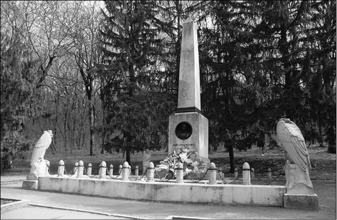 100 великих загадочных смертей - i_044.jpg