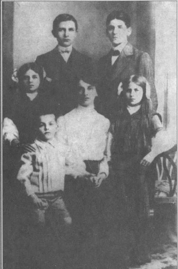 Арманд и Крупская: женщины вождя - i_003.jpg