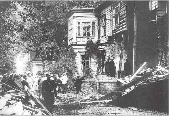 Мятежный Петербург. Сто лет бунтов, восстаний и революций в городском фольклоре - i_033.jpg