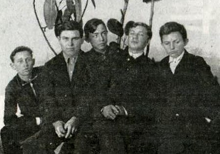 Судьбы крутые повороты - i_009.jpg