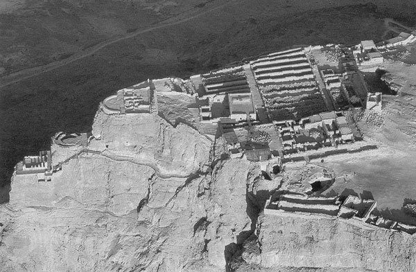 100 великих замков - i_007.jpg