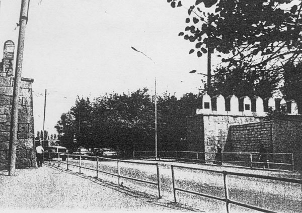 100 великих замков - i_008.jpg