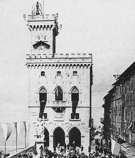 100 великих замков - i_011.jpg