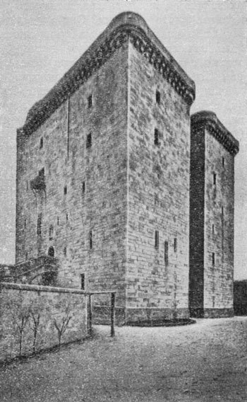 100 великих замков - i_014.jpg