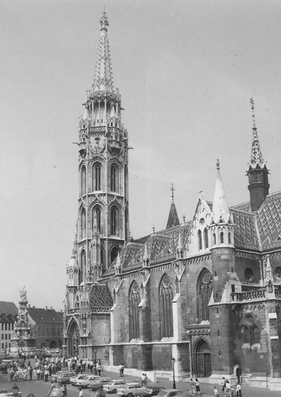 100 великих замков - i_017.jpg