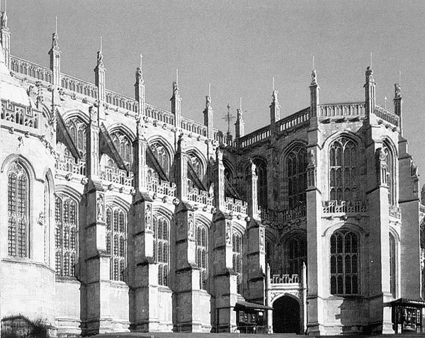 100 великих замков - i_027.jpg