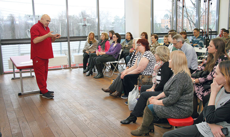 Домашние уроки здоровья. Гимнастика без тренажеров. 60 упражнений - i_002.jpg