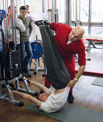 Домашние уроки здоровья. Гимнастика без тренажеров. 60 упражнений - i_005.jpg