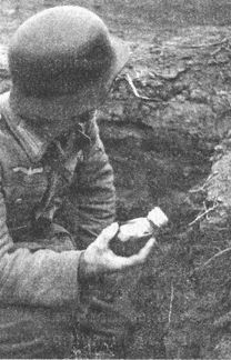 «Фаустники» в бою - i_018.jpg