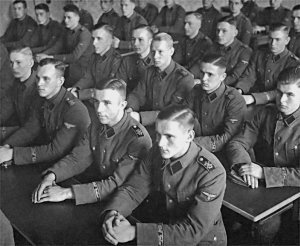 Командиры «Лейбштандарта» - i_042.jpg