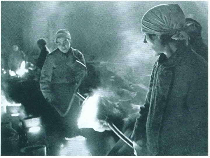 Повседневная жизнь блокадного Ленинграда - i_054.jpg