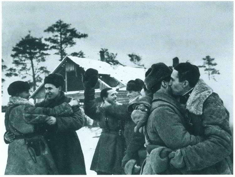 Повседневная жизнь блокадного Ленинграда - i_066.jpg