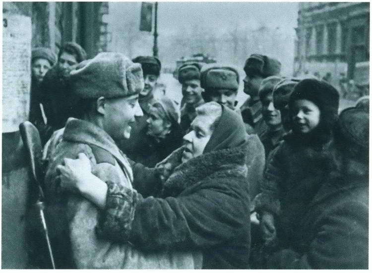 Повседневная жизнь блокадного Ленинграда - i_067.jpg