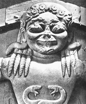 Повести каменных горожан. Очерки о декоративной скульптуре Санкт-Петербурга - i_009.jpg