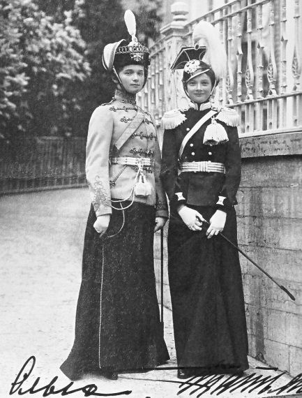 Взрослый мир императорских резиденций. Вторая четверть XIX – начало XX в. - i_038.jpg