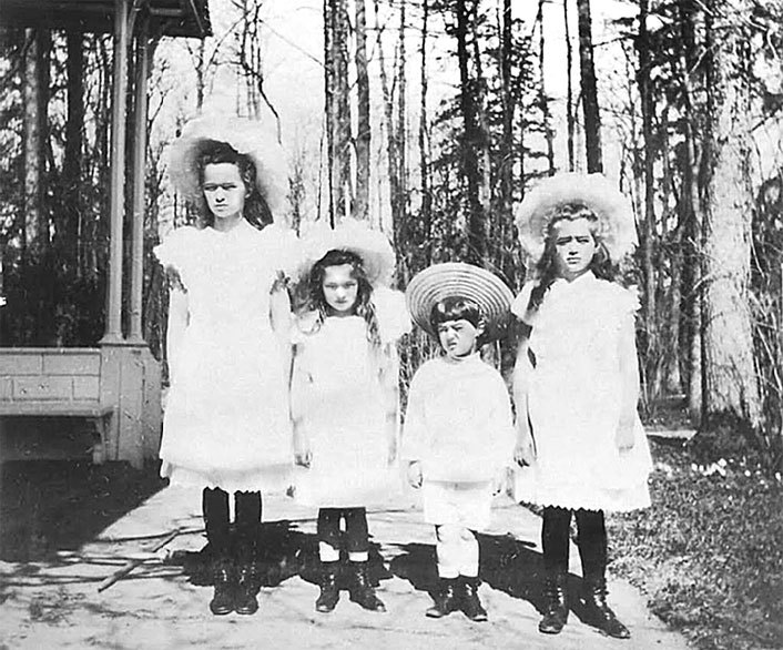 Врачи двора Его Императорского Величества, или Как лечили царскую семью. Повседневная жизнь Российского императорского двора - _171.jpg