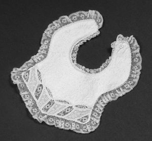 Детский мир императорских резиденций. Быт монархов и их окружение - i_017.jpg