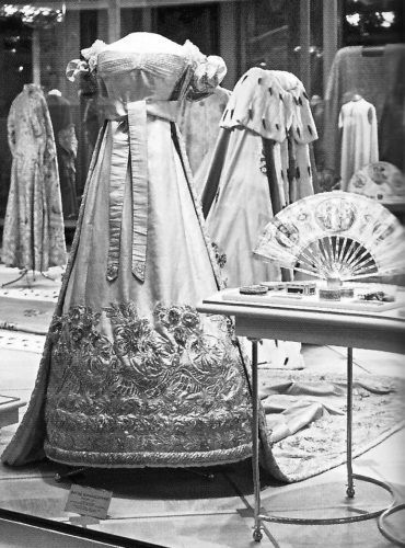 Царские деньги. Доходы и расходы Дома Романовых - i_029.jpg