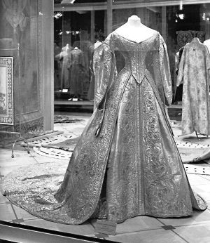 Царские деньги. Доходы и расходы Дома Романовых - i_032.jpg