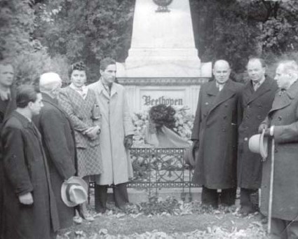 Короткие встречи с великими - i_018.jpg