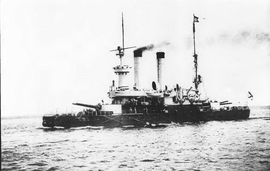 Броненосец 