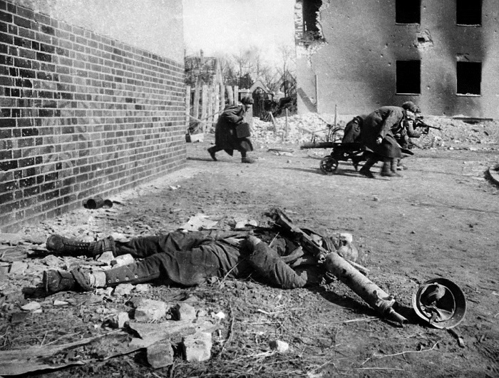 Битва за Берлин. Полная хроника – 23 дня и ночи - i_006.jpg