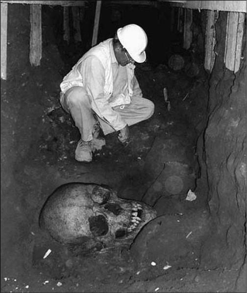 100 великих тайн Библии - i_020.jpg