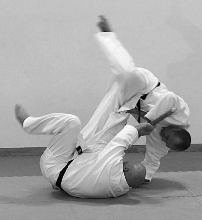 Техника бросков в системе боевого карате и рукопашного боя - _08.jpg