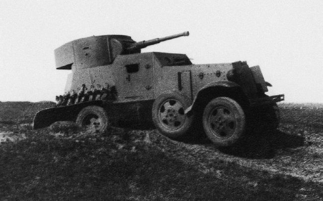 Броня на колесах. История советского бронеавтомобиля 1925-1945 гг. - i_040.jpg
