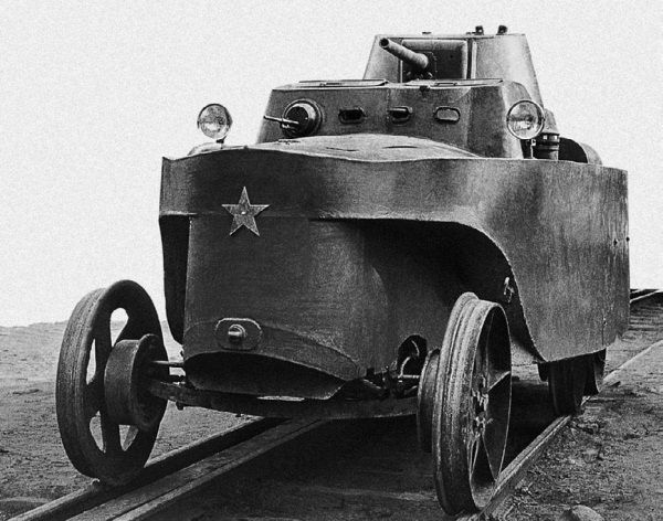Броня на колесах. История советского бронеавтомобиля 1925-1945 гг. - i_046.jpg