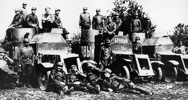 Броня русской армии. Бронеавтомобили и бронепоезда в Первой мировой войне - i_047.jpg