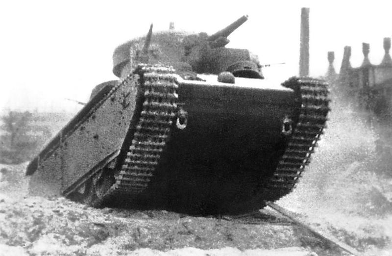 Советский тяжелый танк Т-35<br />(«Сталинский монстр») - i_010.jpg