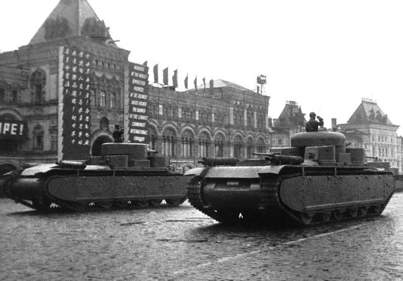 Советский тяжелый танк Т-35. «Сталинский монстр» - i_014.jpg