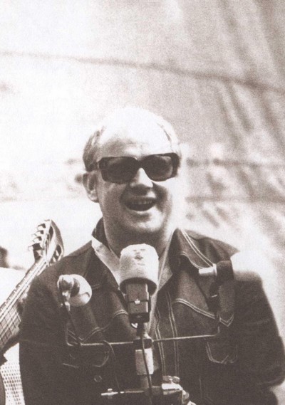 т.1 Стихотворения и песни - i_022.jpg