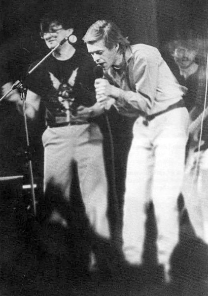 Повседневная жизнь российского рок-музыканта - i_004.jpg