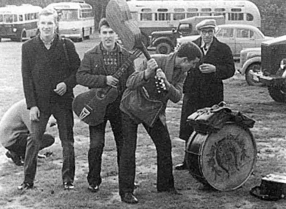 Повседневная жизнь российского рок-музыканта - i_005.jpg