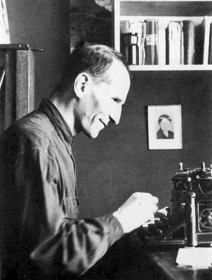 Повседневная жизнь российского рок-музыканта - i_013.jpg