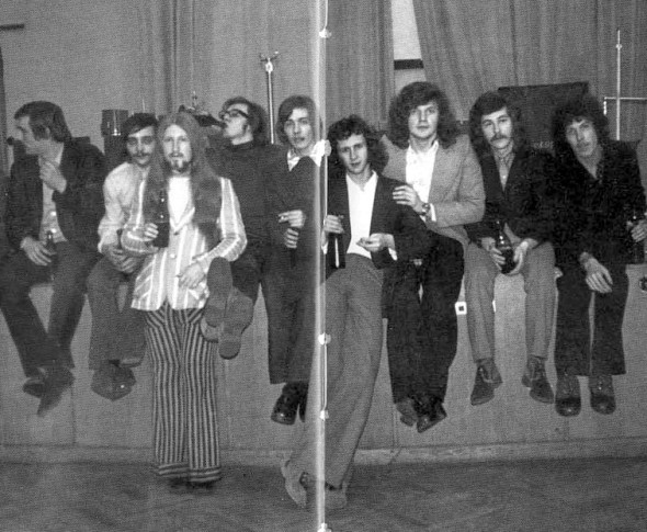 Повседневная жизнь российского рок-музыканта - i_015.jpg