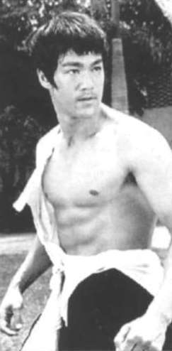 Боевая школа Брюса Ли. Приемы самообороны. Том 1 - i_022.jpg